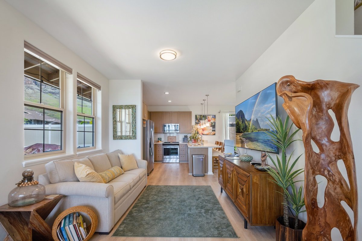 Haku Hideout ~ Top 5% Home on Airbnb! gallery image 4