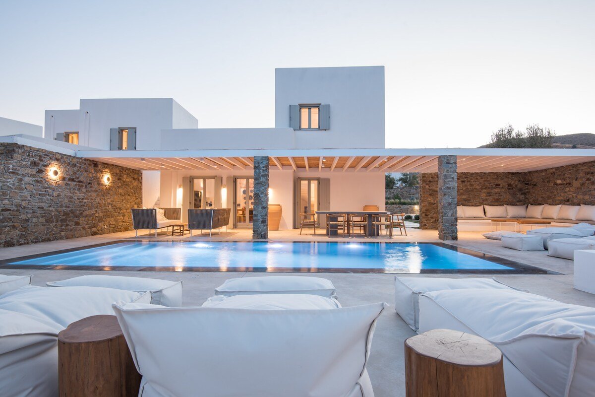 Luxury Design Dreamy Villa in Antiparos beach Gree gallery image 3