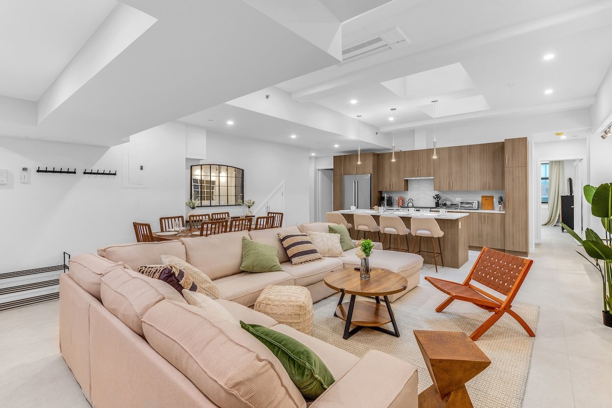 Huge 3 bedroom 2 bathroom Apartment in Chelsea gallery image 3