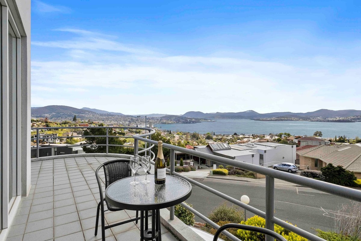 Super nice house with sea view gallery image 5