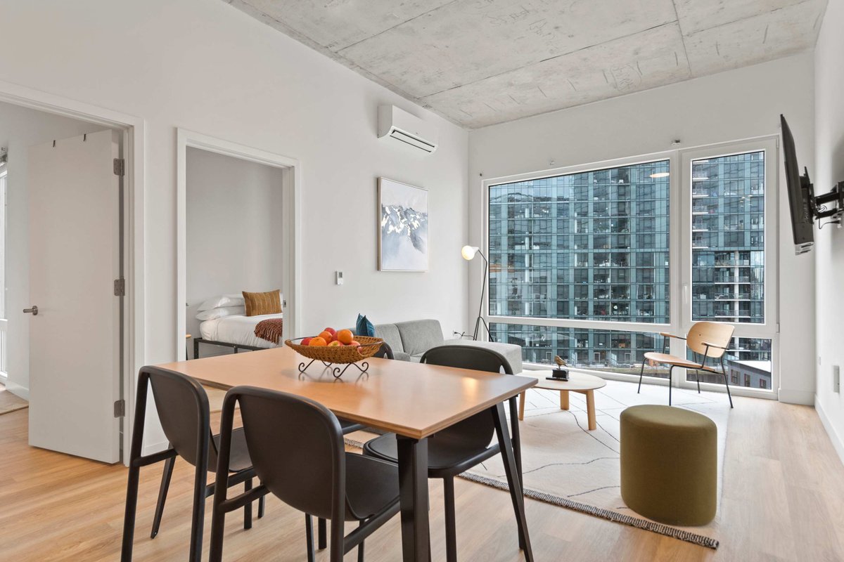 Family-Friendly 4BR in Lincoln Park, Safe Area