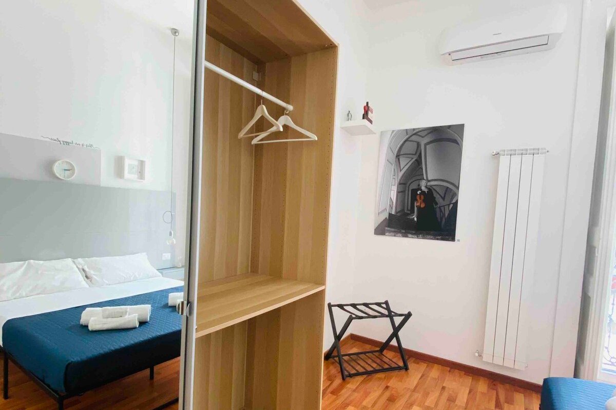 Apt ascensore, terrazza e cucina 4 min Toledo gallery image 3