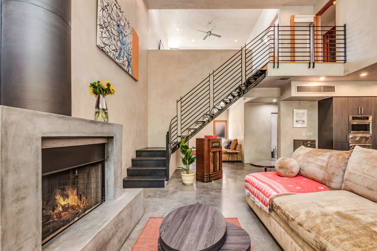 Modern Industrial Venice Home: 360 Degree Rooftop