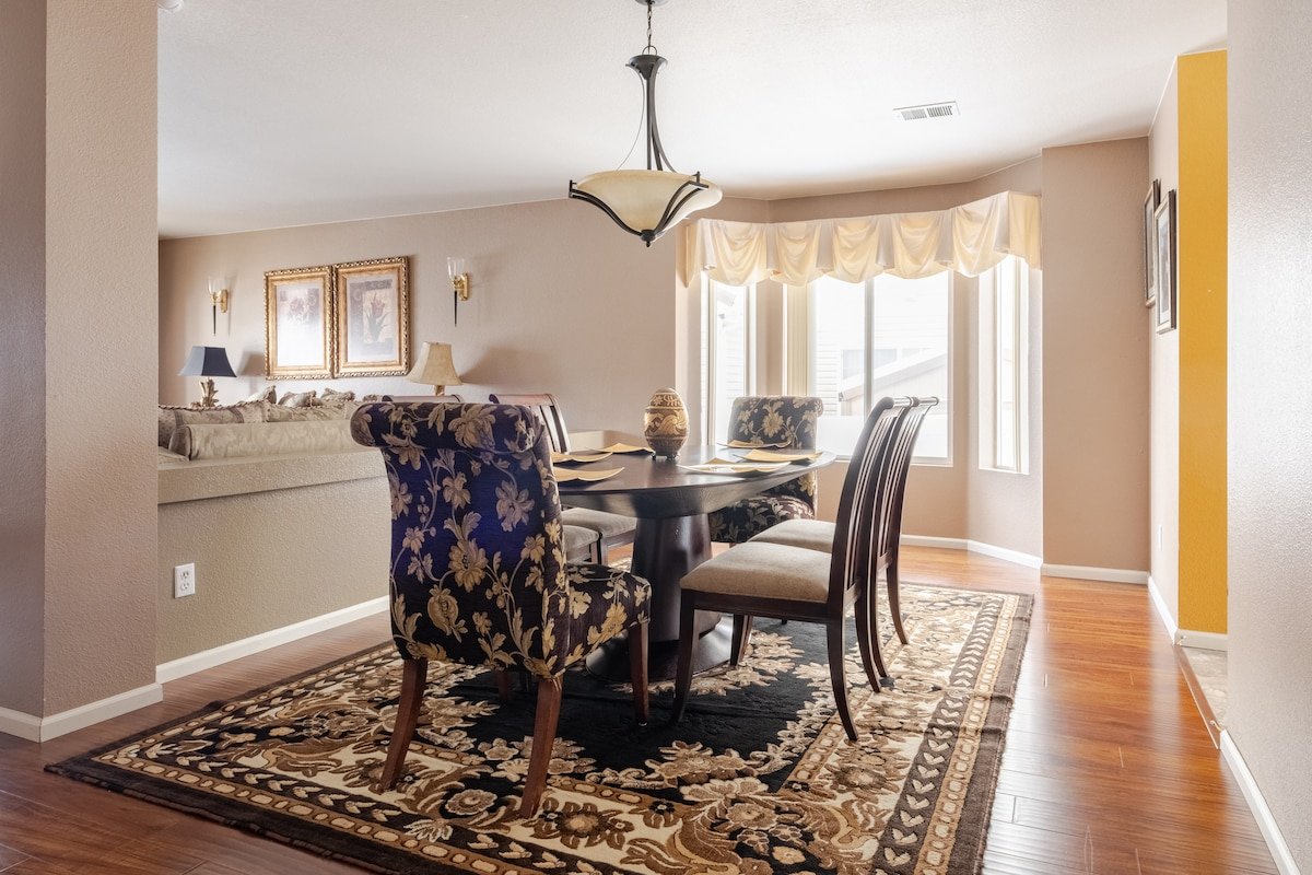 Immense Home Min from DenverAirport & GaylordHotel gallery image 4