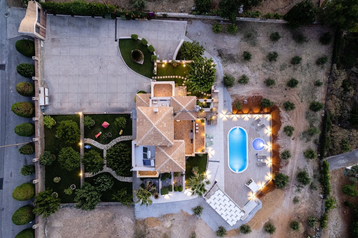 Luxury Villa Natura – With Private Heated Pool gallery image 3