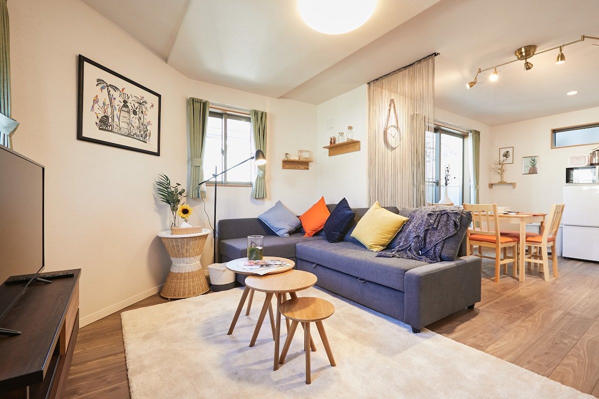 新宿まで直通で1分、渋谷に至近！和風！コインランドリー、bar、Supermarketあり！ gallery image 2