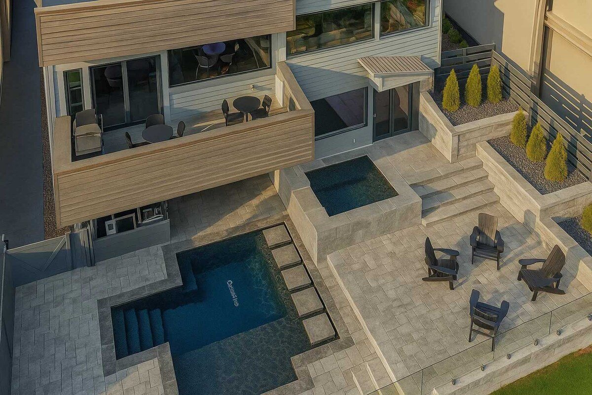 Luxury Skyline Mansion: Pool, Hot Tub & Game Room! gallery image 3