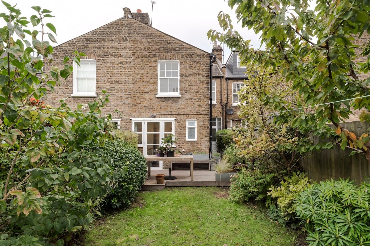 Serene Town House in London – New Listing gallery image 2