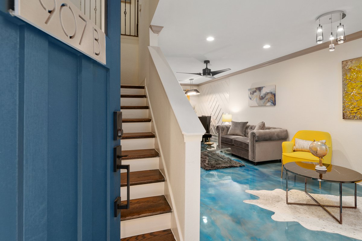 Beautiful Sophisticated Boutique B