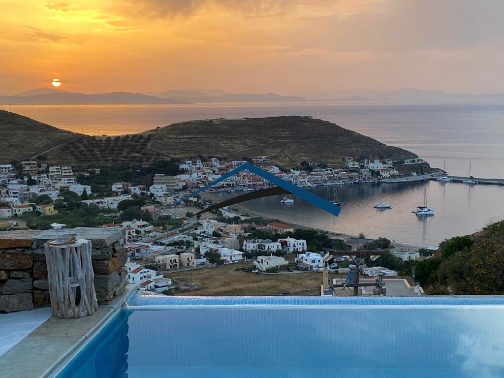 Luxurious Villa Luna with pool, sea & sunset view gallery image 4