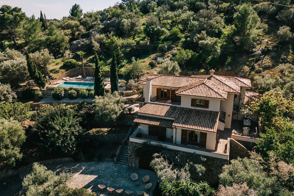 Luxury Villa, private mountain, Sierra Tramuntana gallery image 2