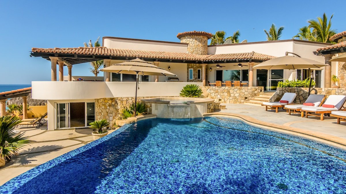 Lavish Coastal Luxury Beachfront Villa Los Cabos gallery image 2