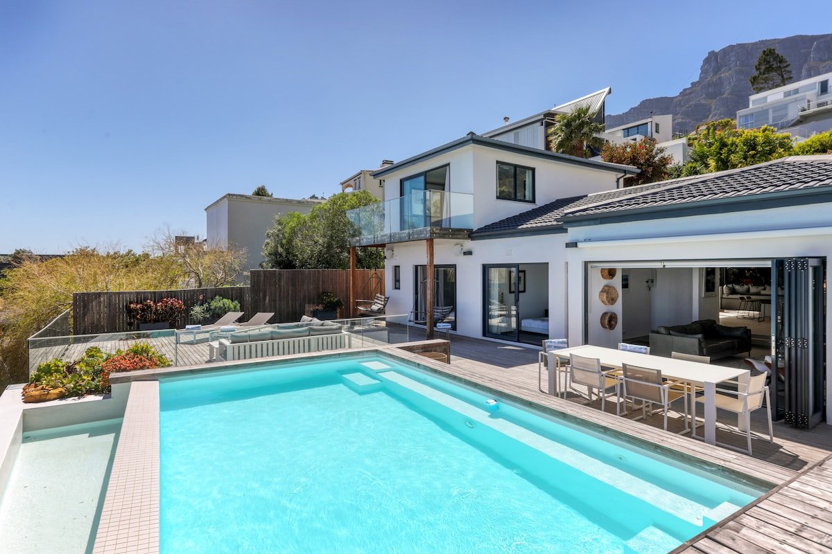 Ty Gwyn Camps Bay – Luxury Villa with pool & views gallery image 2