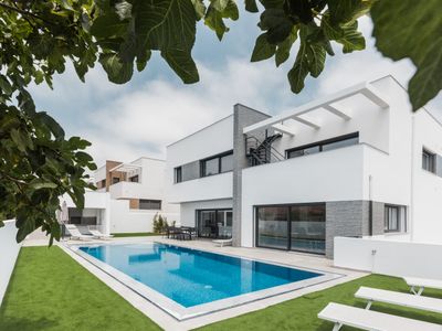 Chill House with private swimming pool