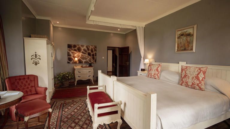 Giraffe Manor HELEN SUPERIOR ROOM