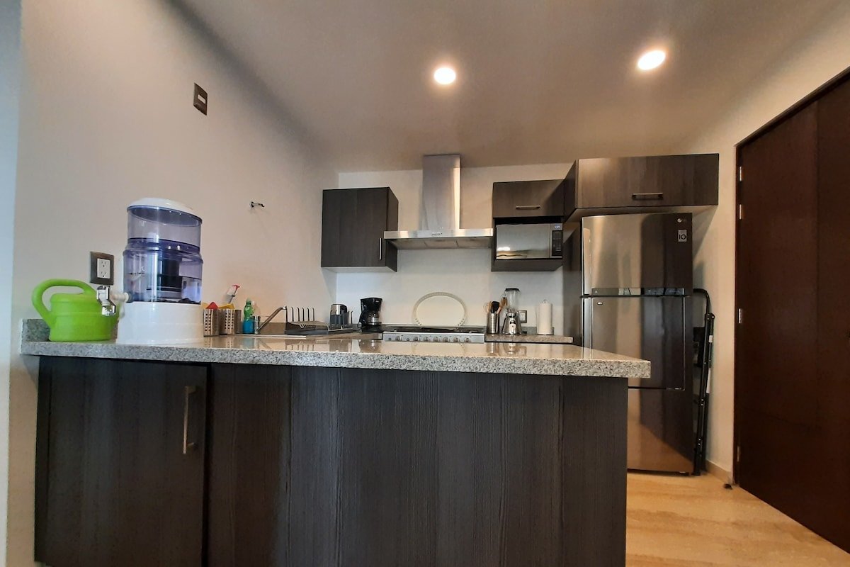 Chic with Loads of Sun & 3 Balconies Near Reforma gallery image 5