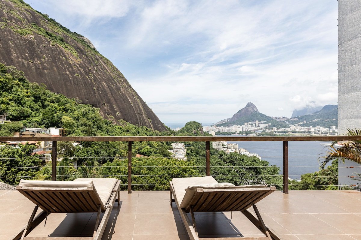 Entire home with gorgeous view in Rio de Janeiro gallery image 2