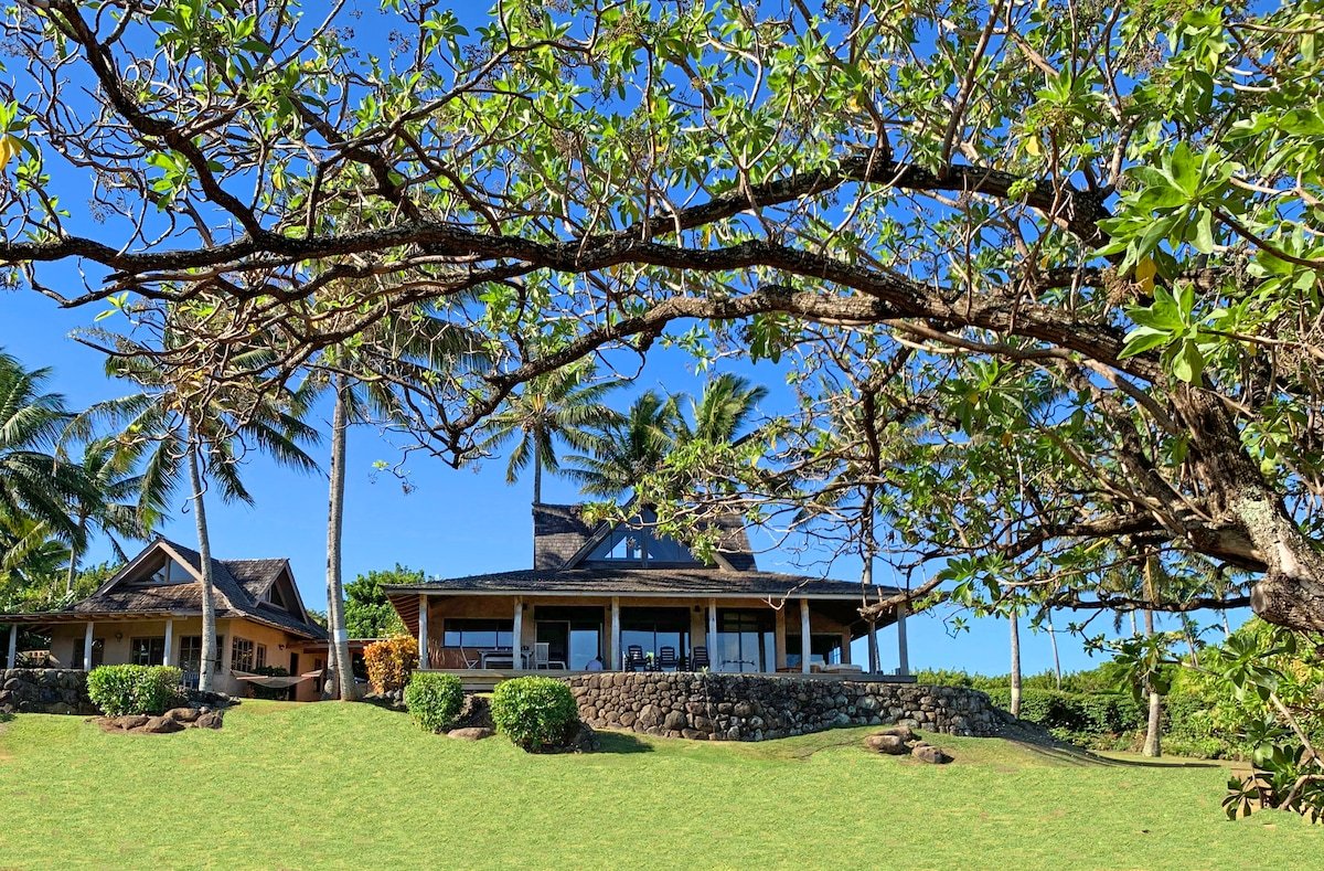 Huge views, one minute to beach gallery image 2