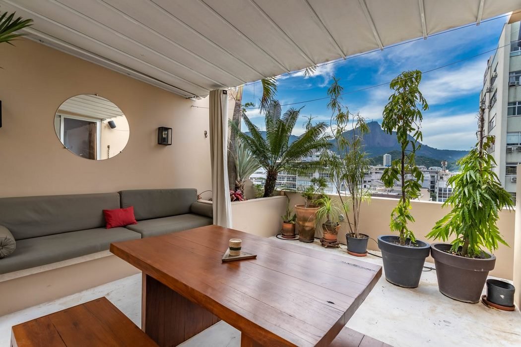 ADV003 Tropical Penthouse with 2 suites in Ipanema