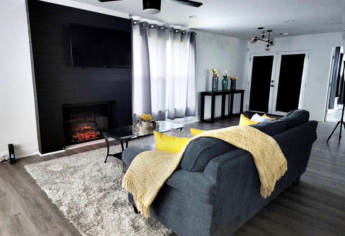 Luxury 2 bedroom with a fire place gallery image 5