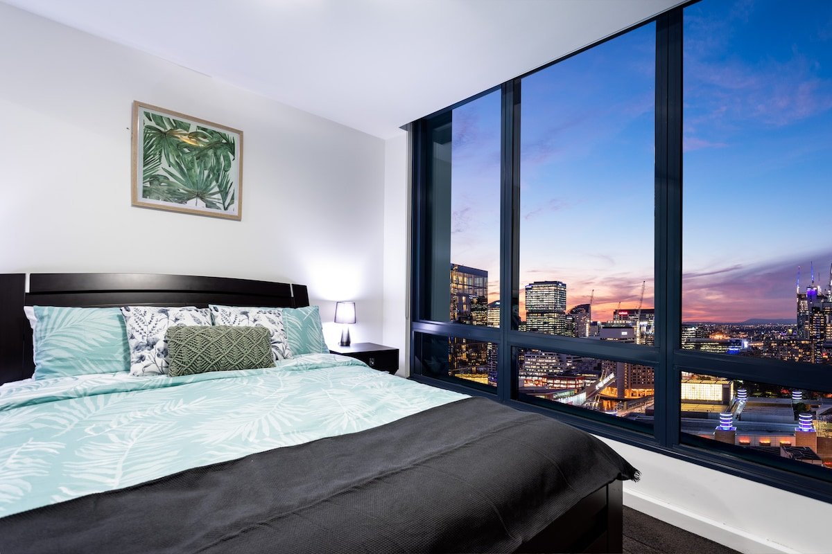 HUGE SAVE!FACE CROWN CASINO!CLOSE EVERYTHING!FREE gallery image 2