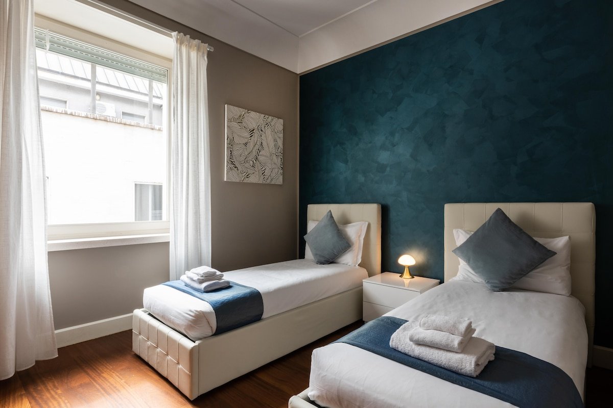 Chic Design 2 Bedroom Apartment – Duomo – 5 Guests gallery image 5