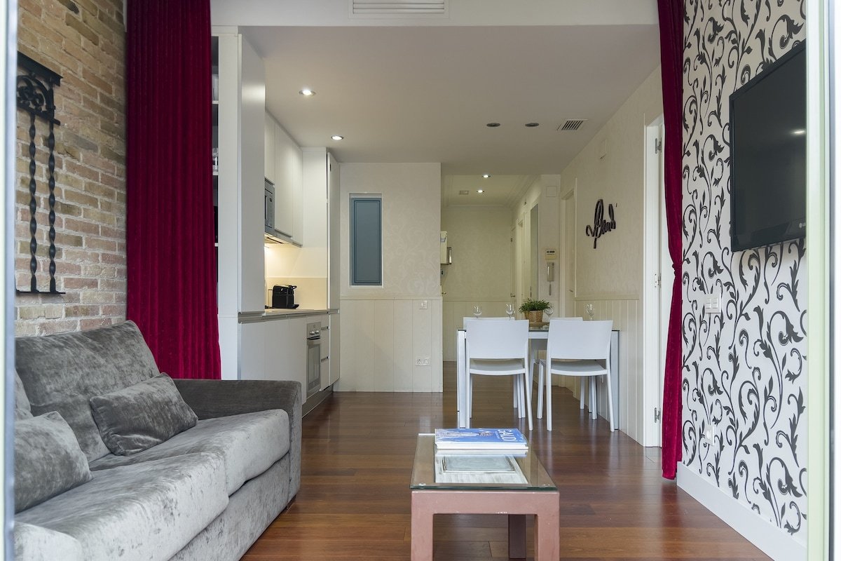 Superior views and Breakfast by Gaudi Enjoy BCN gallery image 4