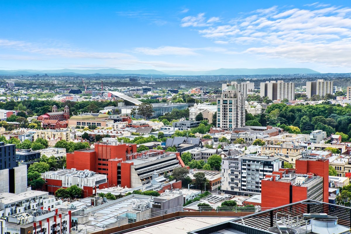 Space, style and gorgeous view ! gallery image 4