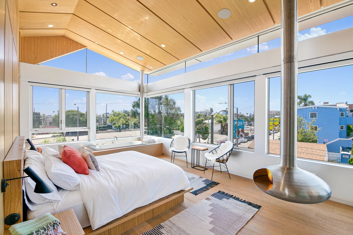 Alberta Beach Loft – Modern Home w/ Rooftop & Spa