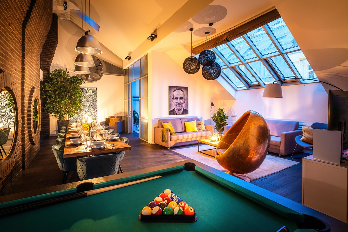 5BR+2Bath Old Town Loft Luxe Brickhouse, A/C