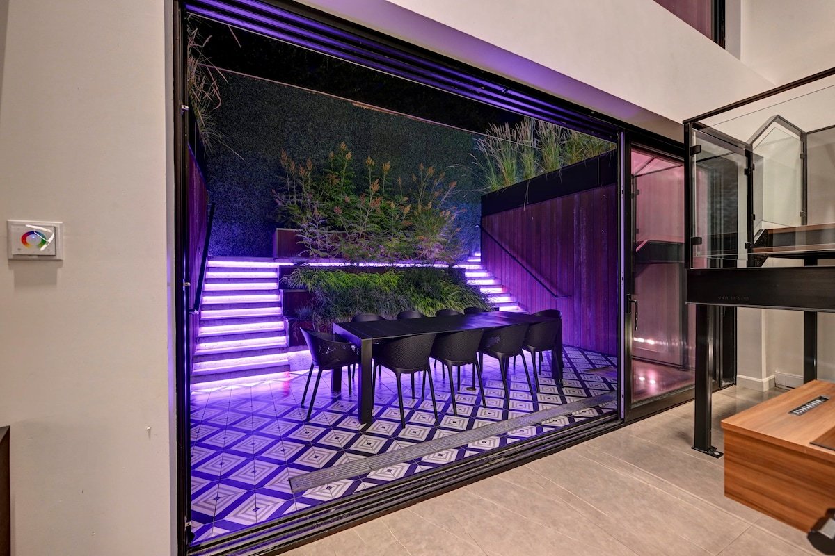 CLUBHAUS VIP Suite, Private Hot Tub, Sleep 16 gallery image 5