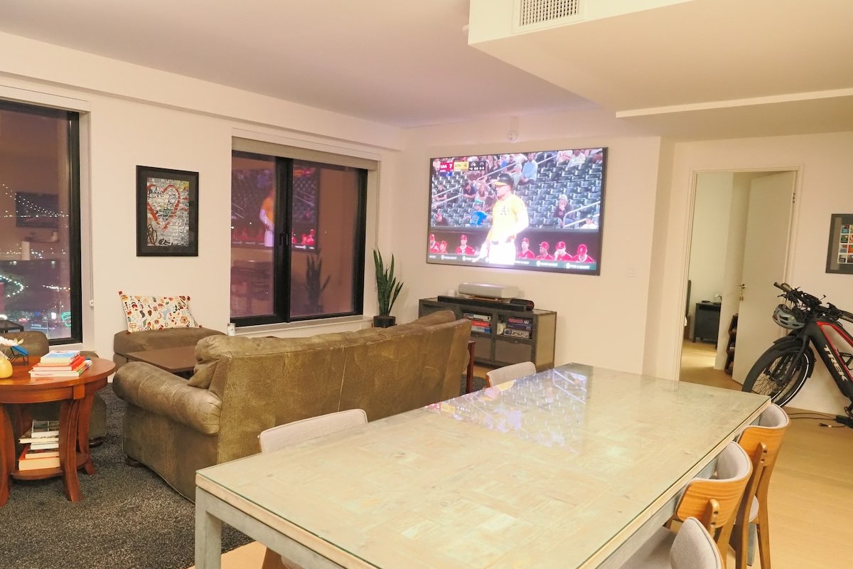 Lux 2BR/2BA Overlooking Oracle Park near Chase Ctr gallery image 4