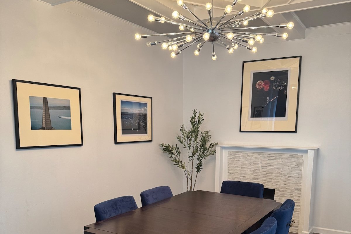 3 Bedroom 2 Bath Nob Hill Condo gallery image 4