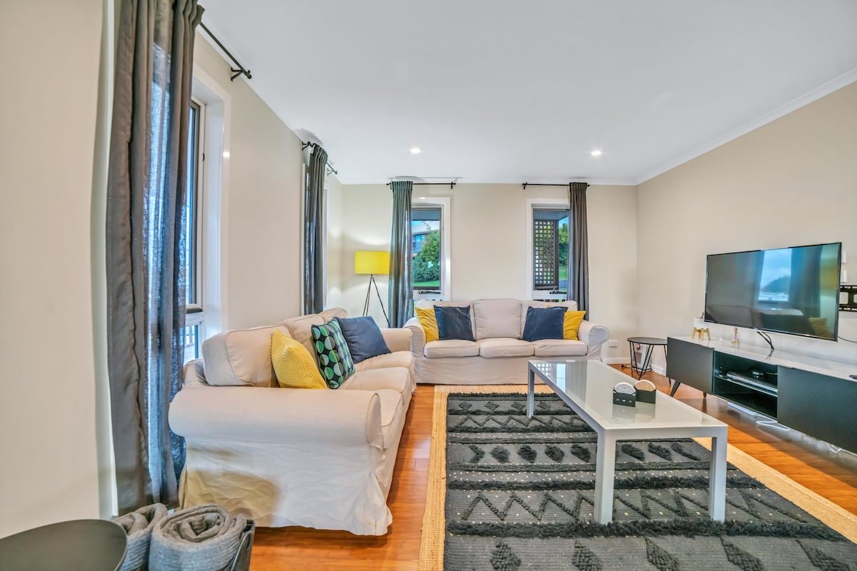 Port View Escape gallery image 4