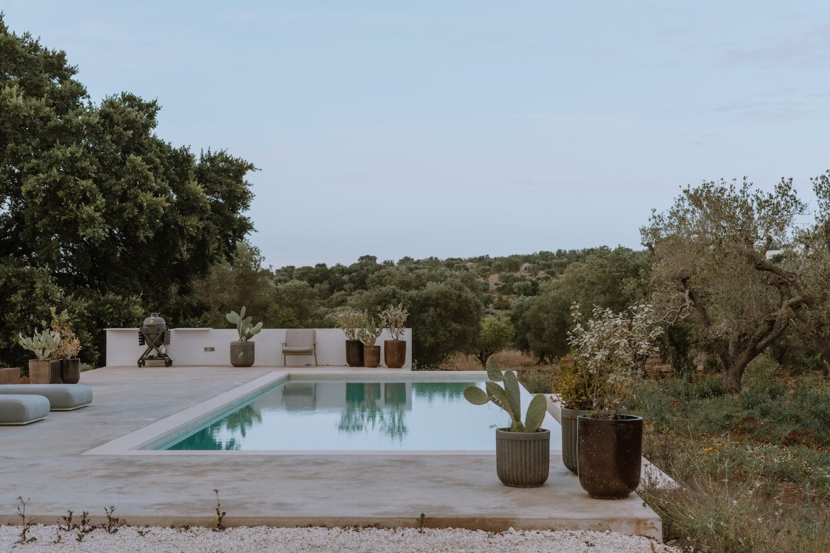 Luxury design villa with pool in top location gallery image 4