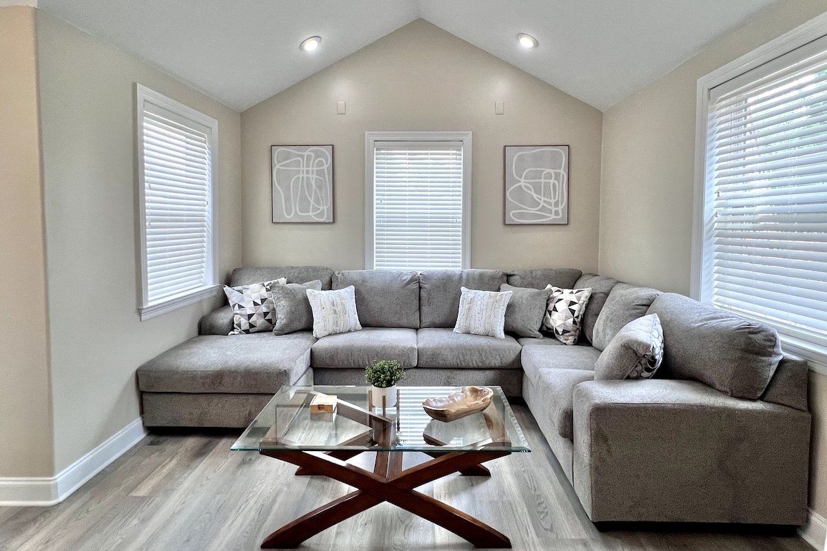 Chic French Quarter Style Home gallery image 4