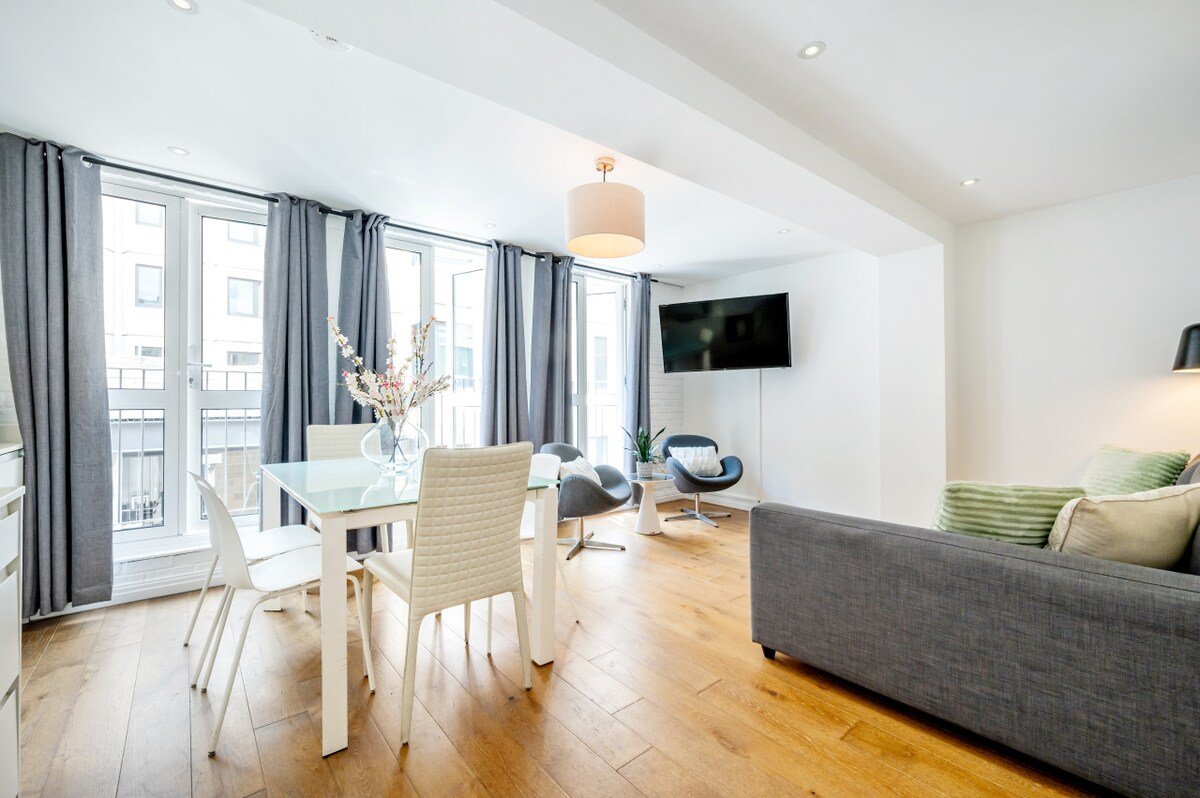 Splendid 2 Bedroom in Covent Garden gallery image 2