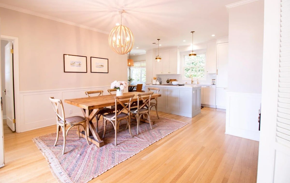 Entire home near UCLA! gallery image 3