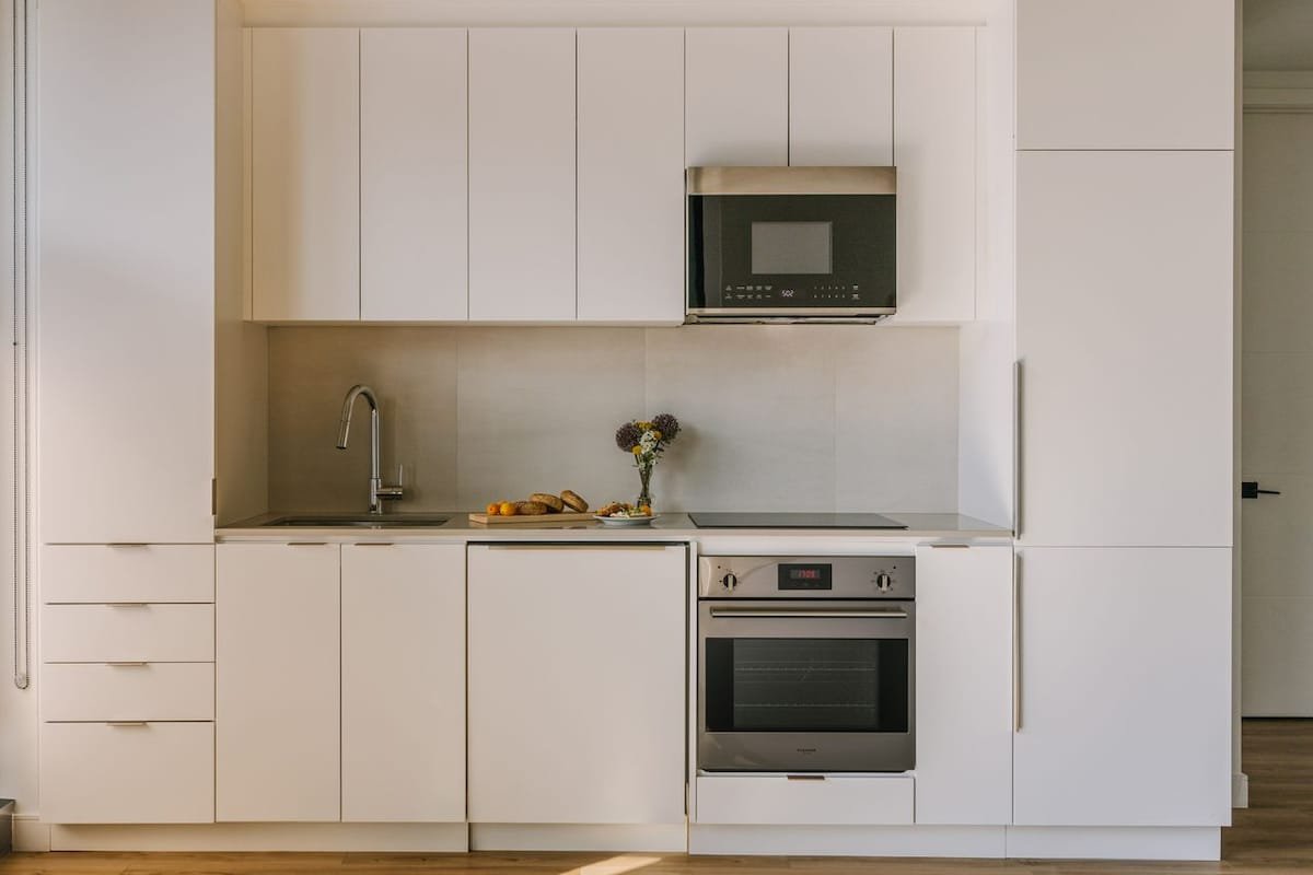 Sonder Maisonneuve | Stellar 2BR Apt w/ Balcony gallery image 5