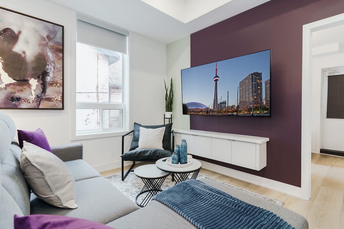 Casa Hotels McCaul | Brand New Stylish DT Stay gallery image 2