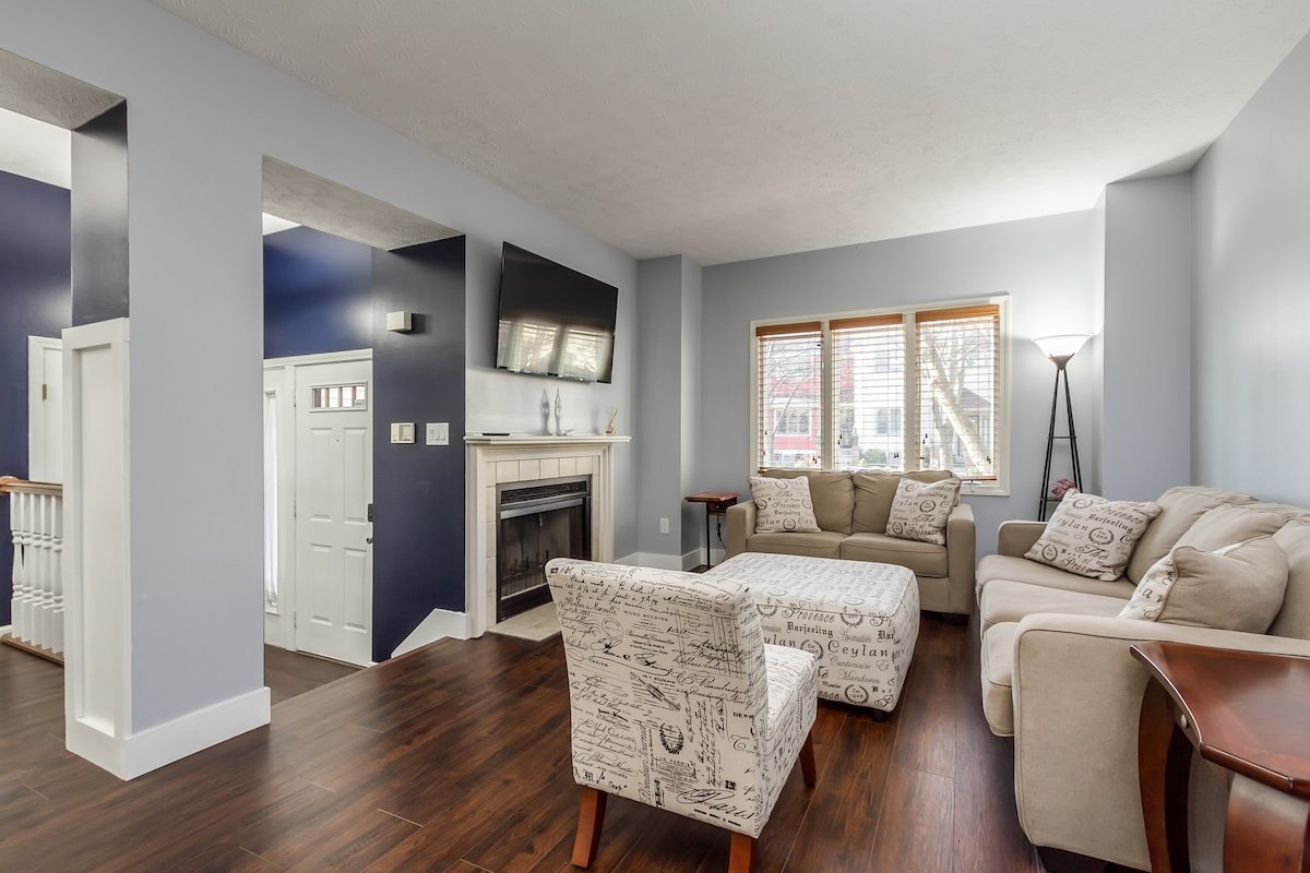 Riverview Condo • Walk Downtown • Near UofR/RIT gallery image 5