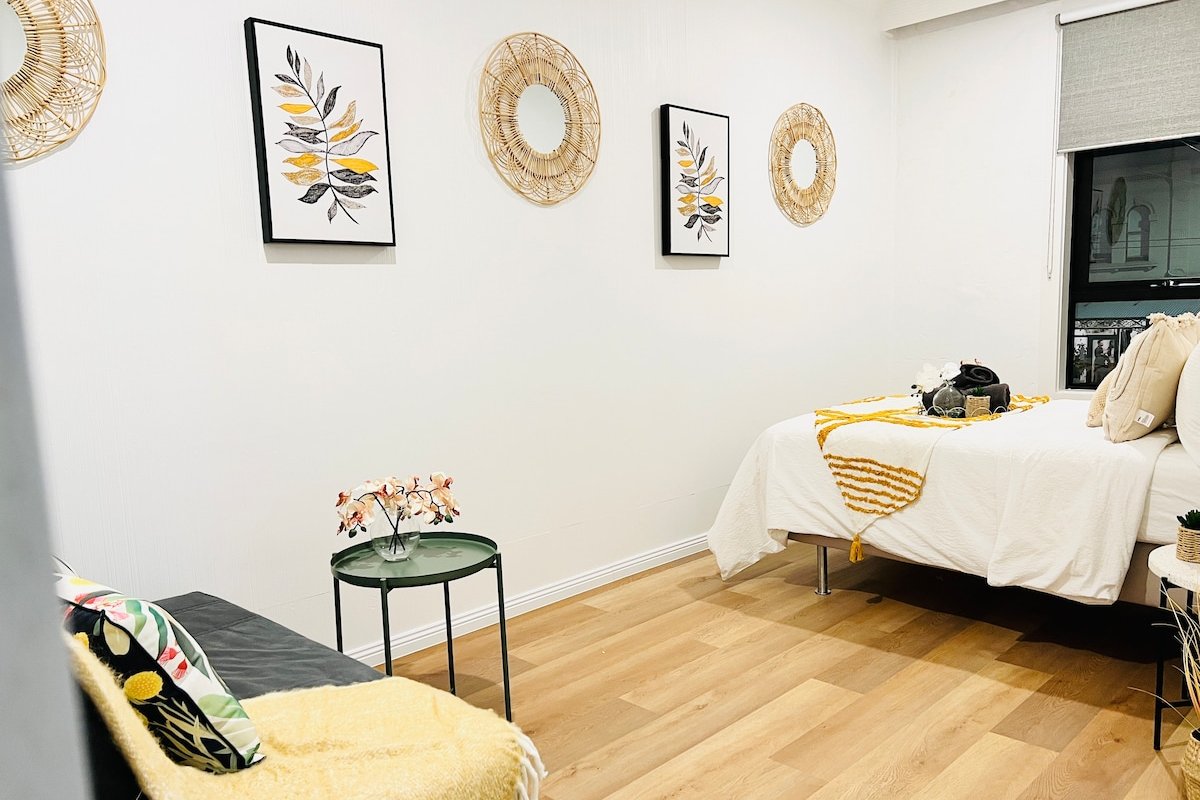 4BDR2BTH#Fits14pp#Next2QVicMarket#FreeTramZone gallery image 5