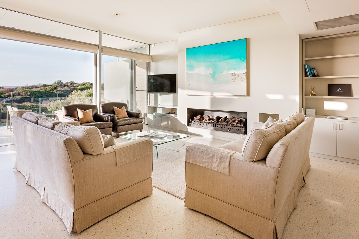 Luxury 4 Bedroom Beach House @ Smiths Beach Resort gallery image 5