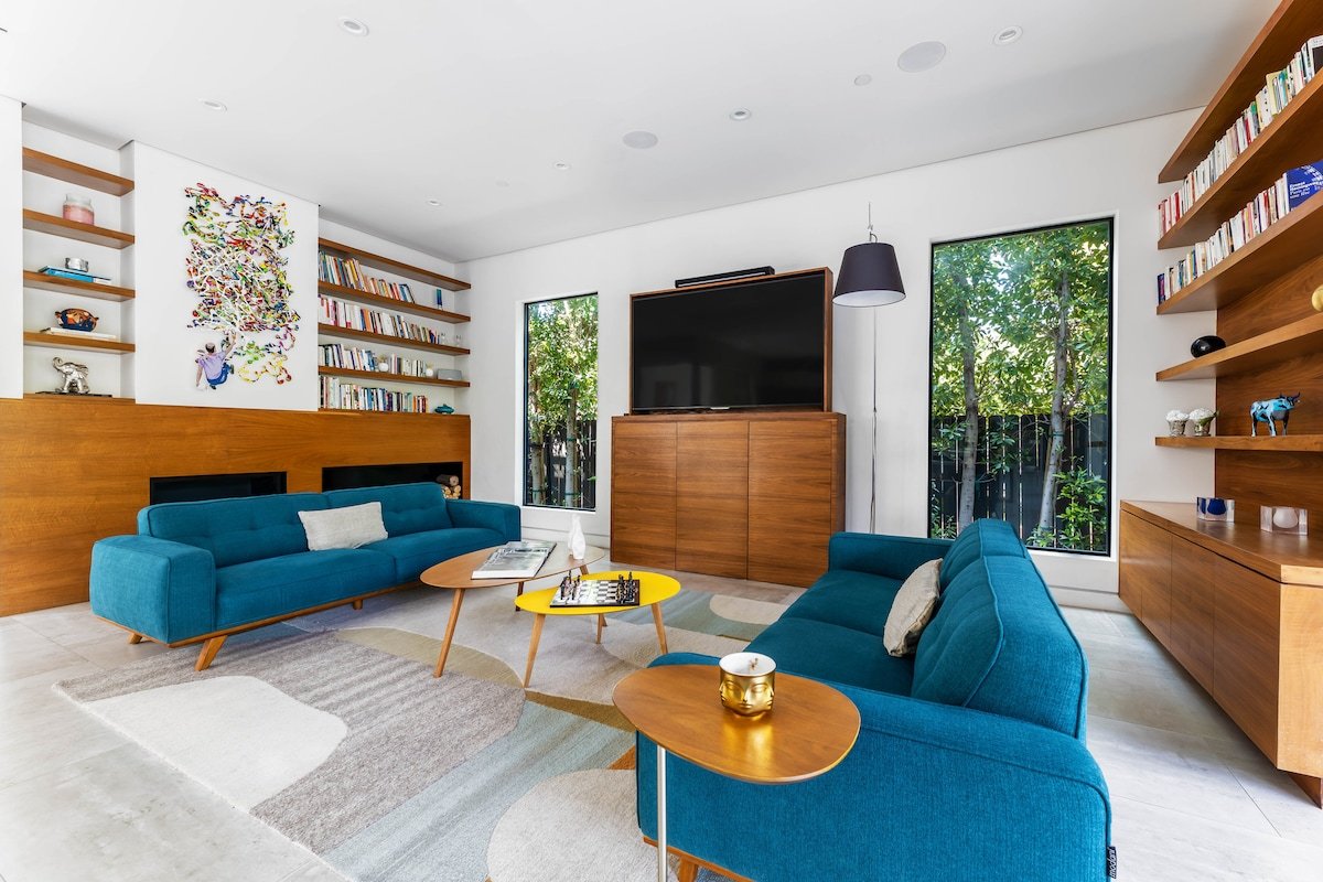 A luxurious Oasis in West Hollywood. gallery image 5