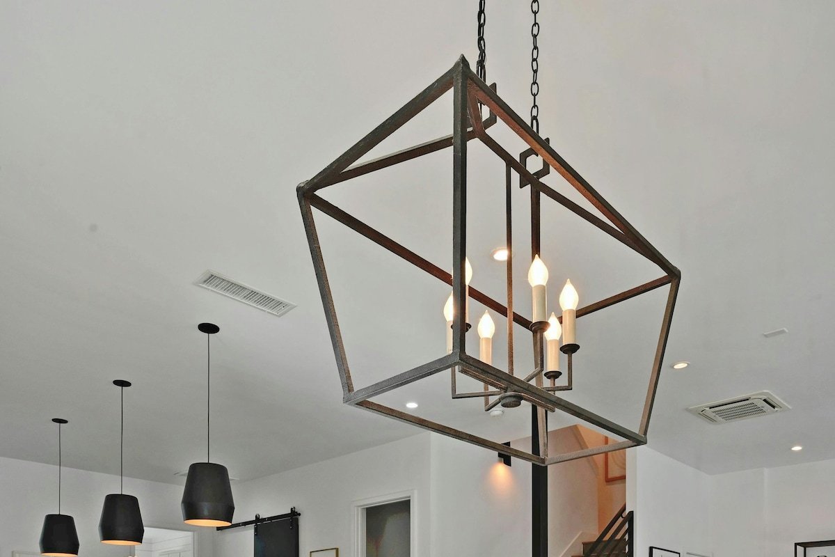 Luxurious 3BDR Spacious Home, best location in ATX gallery image 5