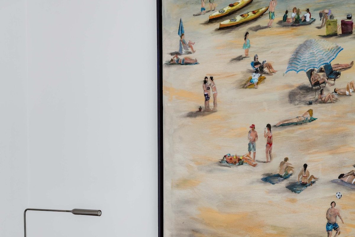 Walk to the Natural History Museum from a Bright Apartment gallery image 3