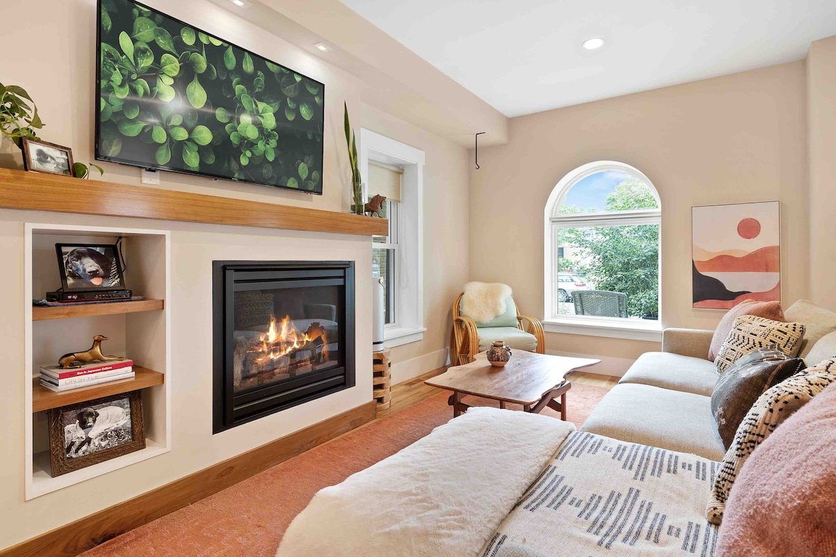 Peloton + Peaceful Backyard, Walk to Highlands Sq gallery image 5