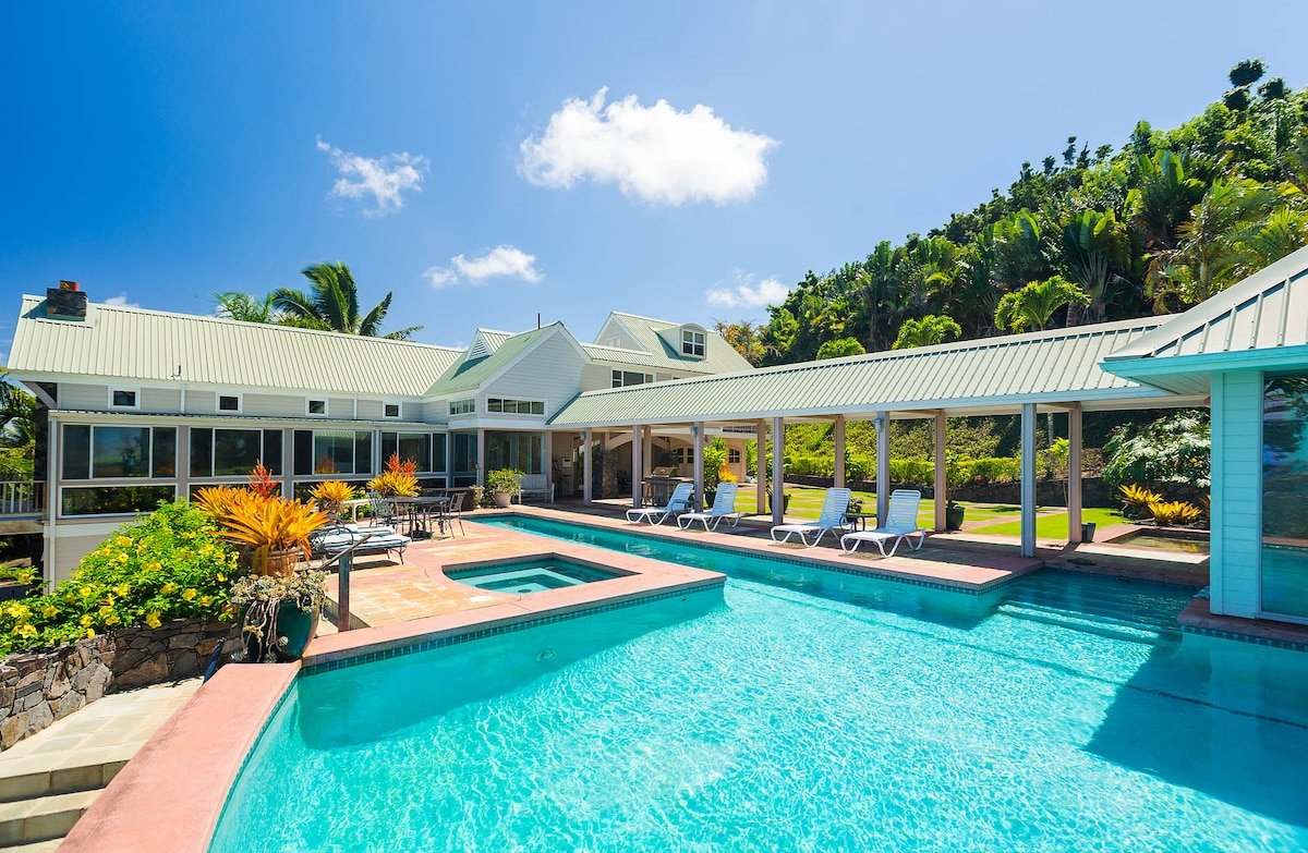 Pool, hot-tub, huge ocean view gallery image 4