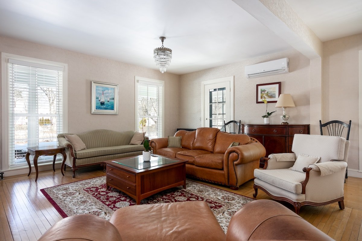 Narragansett Pier, Walk to Beach, 7BR/5BA, 14pp gallery image 5