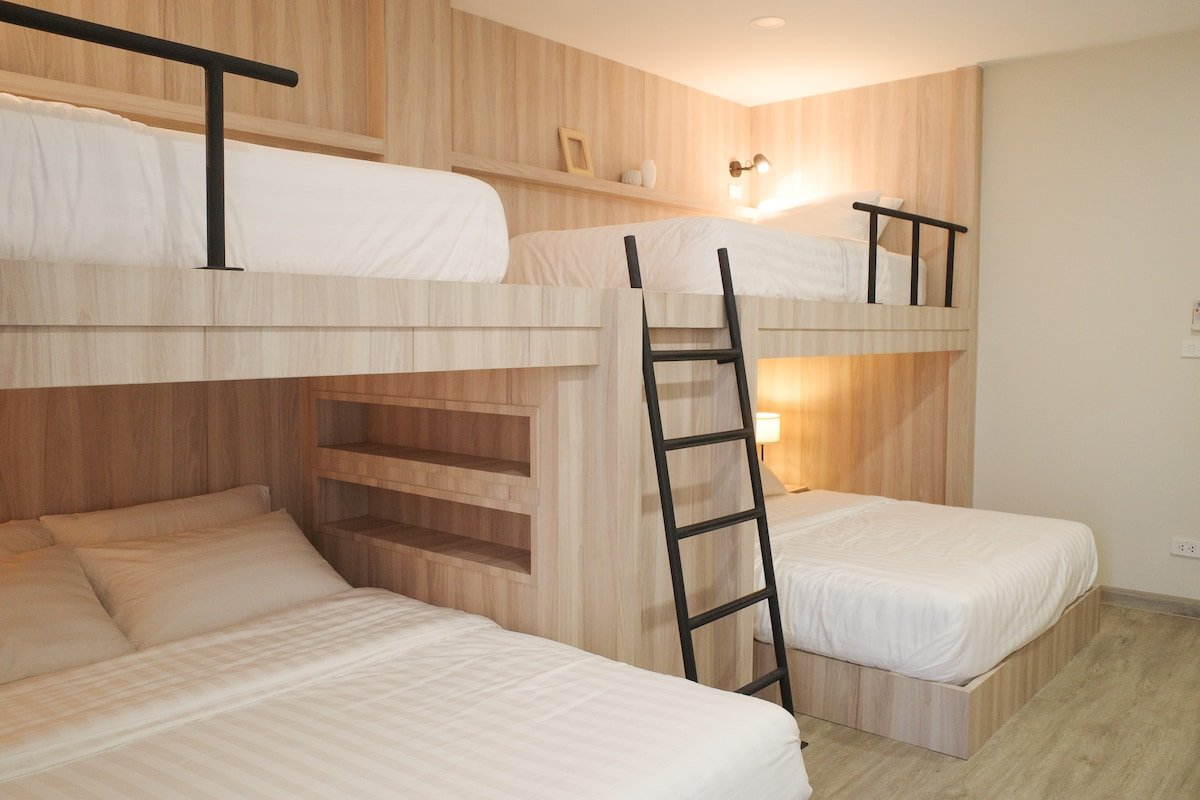 Private 6 min walk BTS ,7-11 Near by,Street food gallery image 5